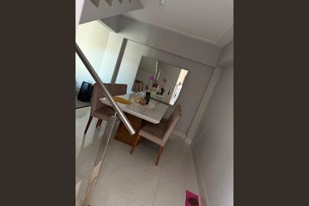 Sala de casa para alugar com 2 quartos, 200m² em Centro, Carapicuíba