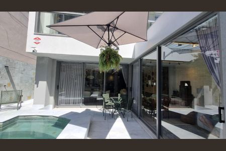 Foto 01 de casa de condomínio à venda com 3 quartos, 240m² em Centro Empresarial Tamboré, Santana de Parnaíba