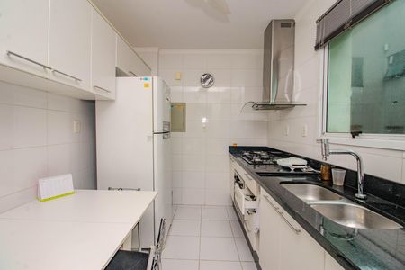 Apartamento à venda com 72m², 2 quartos e 1 vagaCozinha e Área de Serviço