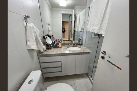 Apartamento à venda com 92m², 2 quartos e 1 vaga Apartamento à venda com 92m², 2 quartos e 1 vagaBanheiro