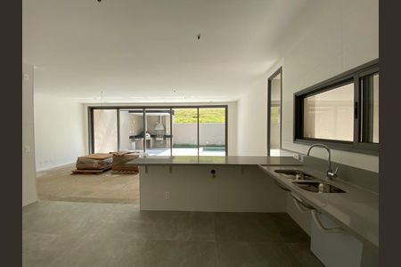 Casa de condomínio à venda com 230m², 3 quartos e 4 vagas Casa de condomínio à venda com 230m², 3 quartos e 4 vagasFoto 24
