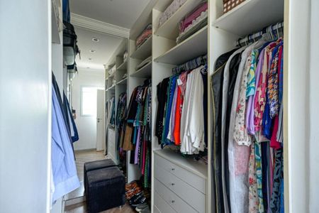Casa de condomínio à venda com 550m², 5 quartos e 4 vagas Casa de condomínio à venda com 550m², 5 quartos e 4 vagasFoto 03