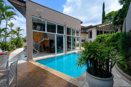 Casa de condomínio à venda com 550m², 5 quartos e 4 vagas Casa de condomínio à venda com 550m², 5 quartos e 4 vagasFoto 01