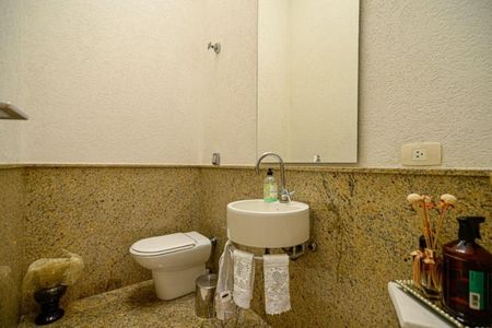 Casa de condomínio à venda com 550m², 5 quartos e 4 vagas Casa de condomínio à venda com 550m², 5 quartos e 4 vagasFoto 02