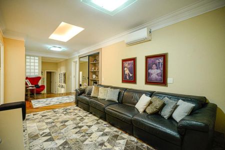 Casa de condomínio à venda com 550m², 5 quartos e 4 vagas Casa de condomínio à venda com 550m², 5 quartos e 4 vagasFoto 15