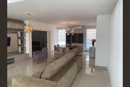 Casa de condomínio à venda com 405m², 4 quartos e 4 vagas Casa de condomínio à venda com 405m², 4 quartos e 4 vagasFoto 12