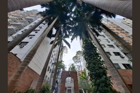 Apartamento para alugar com 62m², 2 quartos e 1 vaga Apartamento para alugar com 62m², 2 quartos e 1 vagaFachada