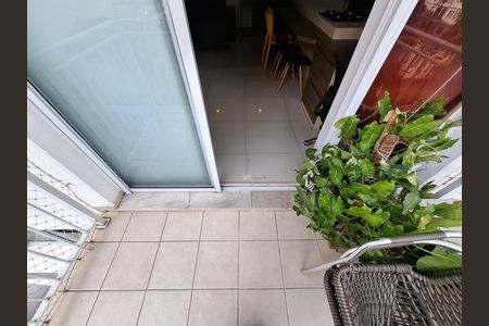 Apartamento para alugar com 62m², 2 quartos e 1 vaga Apartamento para alugar com 62m², 2 quartos e 1 vagaVaranda
