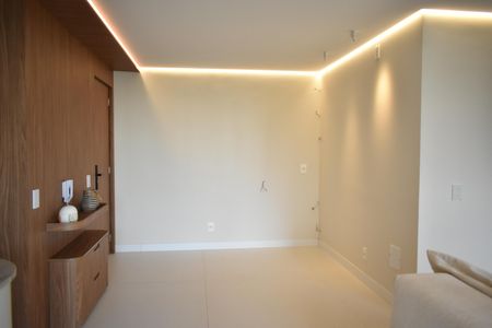 Apartamento à venda com 77m², 2 quartos e 1 vagaSala