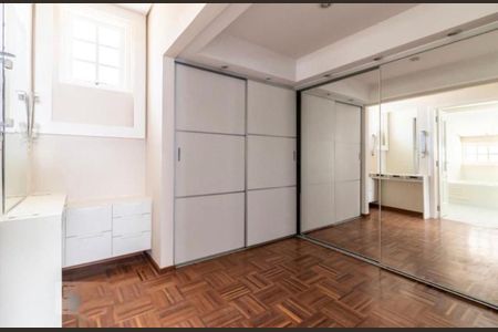 Casa de condomínio à venda com 390m², 4 quartos e 4 vagas Casa de condomínio à venda com 390m², 4 quartos e 4 vagasFoto 08