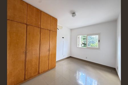 Casa de condomínio à venda com 260m², 4 quartos e 4 vagas Casa de condomínio à venda com 260m², 4 quartos e 4 vagasFoto 26