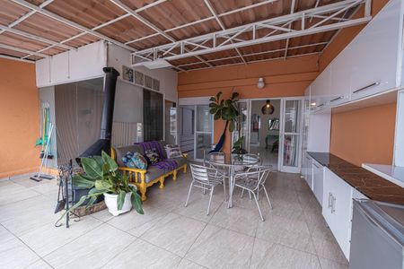 Casa para alugar com 90m², 2 quartos e 1 vaga Casa para alugar com 90m², 2 quartos e 1 vagaVaranda