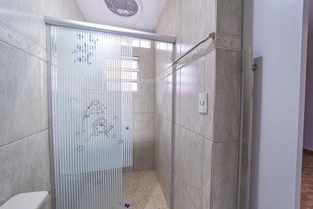 Casa para alugar com 90m², 2 quartos e 1 vaga Casa para alugar com 90m², 2 quartos e 1 vagaBanheiro do Quarto 1