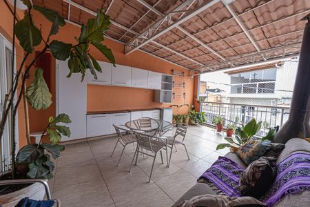 Casa para alugar com 90m², 2 quartos e 1 vaga Casa para alugar com 90m², 2 quartos e 1 vagaVaranda