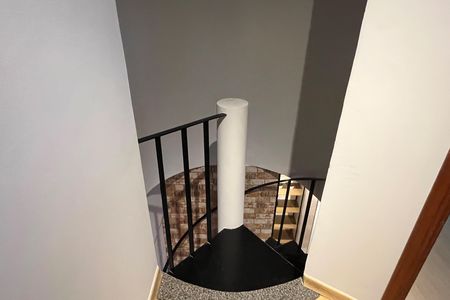 Apartamento para alugar com 90m², 1 quarto e 1 vagaEscada