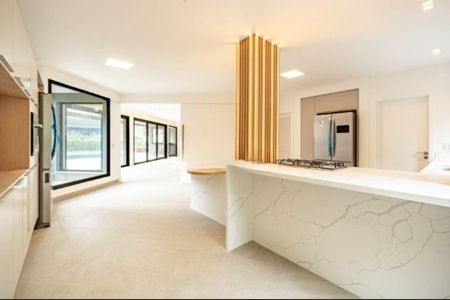 Casa de condomínio à venda com 600m², 4 quartos e 6 vagas Casa de condomínio à venda com 600m², 4 quartos e 6 vagasFoto 13