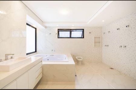Casa de condomínio à venda com 600m², 4 quartos e 6 vagas Casa de condomínio à venda com 600m², 4 quartos e 6 vagasFoto 30