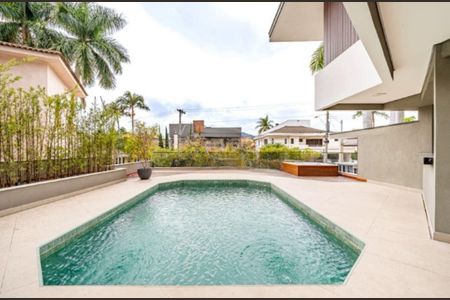 Casa de condomínio à venda com 600m², 4 quartos e 6 vagas Casa de condomínio à venda com 600m², 4 quartos e 6 vagasFoto 21