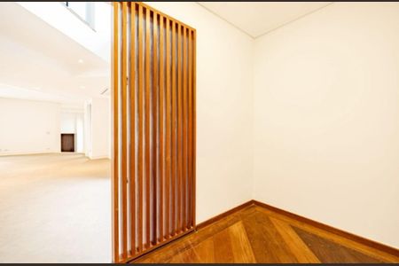 Casa de condomínio à venda com 600m², 4 quartos e 6 vagas Casa de condomínio à venda com 600m², 4 quartos e 6 vagasFoto 07