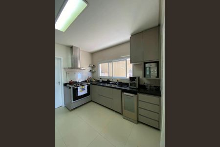 Casa de condomínio à venda com 270m², 4 quartos e 4 vagas Casa de condomínio à venda com 270m², 4 quartos e 4 vagasFoto 10
