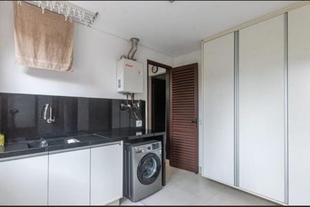 Casa de condomínio à venda com 537m², 4 quartos e 8 vagas Casa de condomínio à venda com 537m², 4 quartos e 8 vagasFoto 30