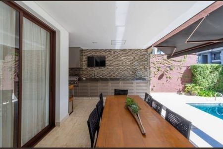 Casa de condomínio à venda com 537m², 4 quartos e 8 vagas Casa de condomínio à venda com 537m², 4 quartos e 8 vagasFoto 11