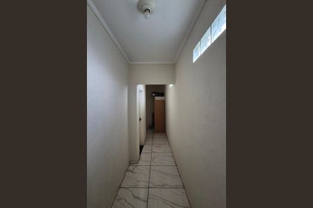 Casa à venda com 250m², 2 quartos e 2 vagasCorredor 