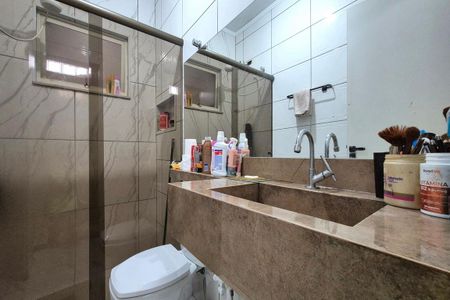 Casa à venda com 250m², 2 quartos e 2 vagasBanheiro