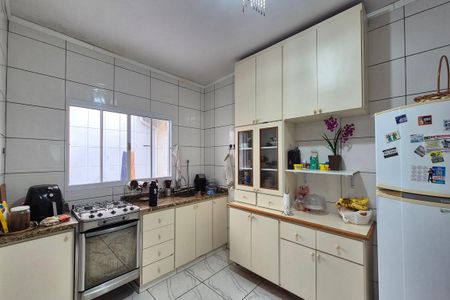 Casa à venda com 250m², 2 quartos e 2 vagasCozinha 