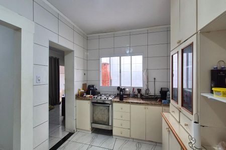 Casa à venda com 250m², 2 quartos e 2 vagasCozinha 
