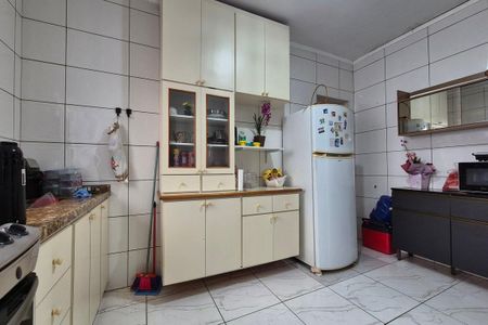 Casa à venda com 250m², 2 quartos e 2 vagasCozinha 