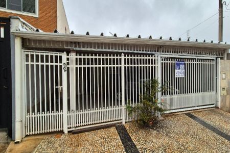 Casa à venda com 250m², 2 quartos e 2 vagasFachada do Prédio