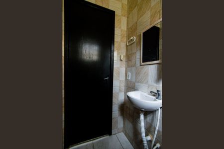 Casa à venda com 75m², 3 quartos e 2 vagasBanheiro 