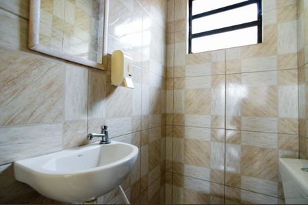 Casa à venda com 75m², 3 quartos e 2 vagasBanheiro 
