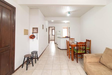 Sala de casa para alugar com 3 quartos, 70m² em Hípica, Porto Alegre