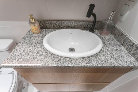 Apartamento à venda com 51m², 2 quartos e 1 vaga Apartamento à venda com 51m², 2 quartos e 1 vagaBanheiro social