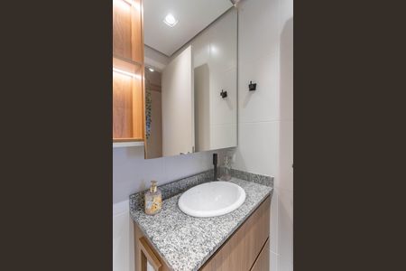 Apartamento à venda com 51m², 2 quartos e 1 vaga Apartamento à venda com 51m², 2 quartos e 1 vagaBanheiro social