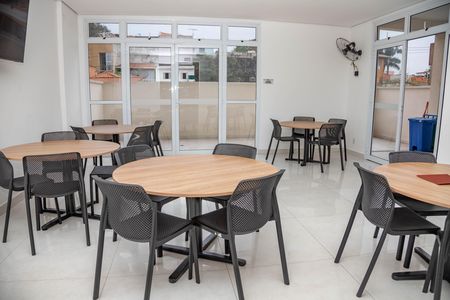 Apartamento à venda com 51m², 2 quartos e 1 vaga Apartamento à venda com 51m², 2 quartos e 1 vagaÁrea comum - Salão de festas