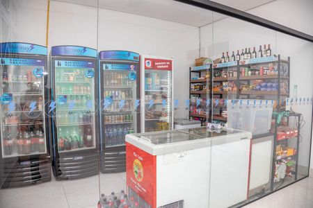 Apartamento à venda com 51m², 2 quartos e 1 vaga Apartamento à venda com 51m², 2 quartos e 1 vagaMinimercado