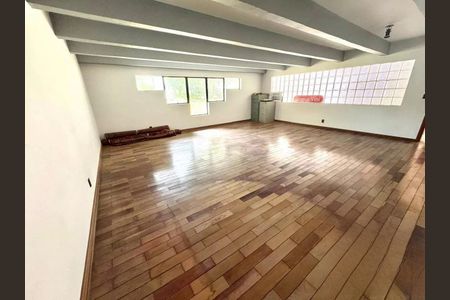 Casa de condomínio à venda com 651m², 4 quartos e 8 vagas Casa de condomínio à venda com 651m², 4 quartos e 8 vagasFoto 17