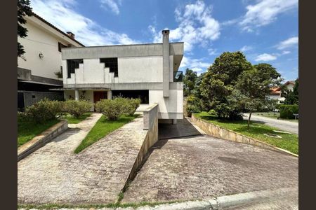 Casa de condomínio à venda com 651m², 4 quartos e 8 vagas Casa de condomínio à venda com 651m², 4 quartos e 8 vagasFoto 02