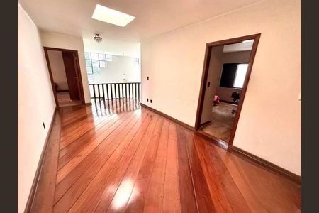 Casa de condomínio à venda com 651m², 4 quartos e 8 vagas Casa de condomínio à venda com 651m², 4 quartos e 8 vagasFoto 16