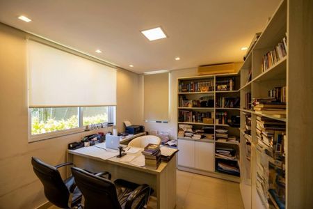 Casa de condomínio à venda com 540m², 5 quartos e 3 vagas Casa de condomínio à venda com 540m², 5 quartos e 3 vagasFoto 37