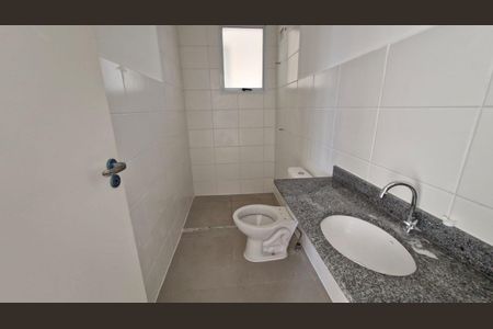 Banheiro  de apartamento à venda com 3 quartos, 68m² em Palmeiras, Belo Horizonte
