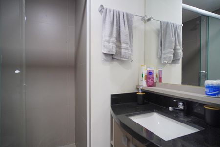 Banheiro  de kitnet/studio à venda com 1 quarto, 38m² em Bela Vista, Porto Alegre