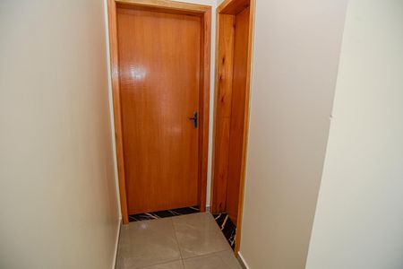 Banheiro Corredor de apartamento para alugar com 1 quarto, 39m² em Jardim Algarve, Viamão