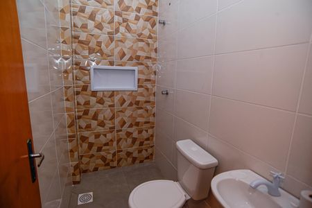 Banheiro social de apartamento para alugar com 1 quarto, 39m² em Jardim Algarve, Viamão
