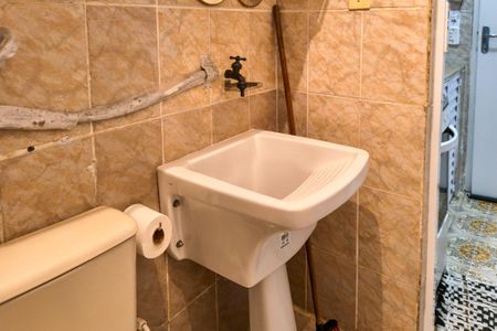 Studio para alugar com 25m², 0 quarto e sem vaga Studio para alugar com 25m², 0 quarto e sem vagaBanheiro