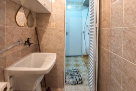 Studio para alugar com 25m², 0 quarto e sem vaga Studio para alugar com 25m², 0 quarto e sem vagaBanheiro