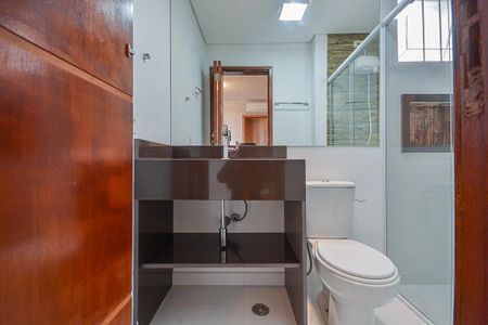 Casa à venda com 136m², 2 quartos e 2 vagas Casa à venda com 136m², 2 quartos e 2 vagasBanheiro da Suíte